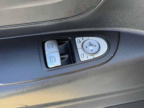 Used 2019 Mercedes-Benz Metris Passenger image 24