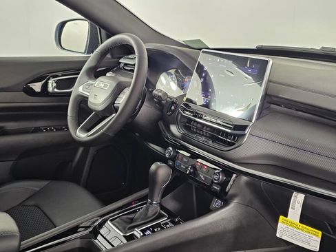 New 2026 Jeep Compass Latitude AWD/4WD image 37