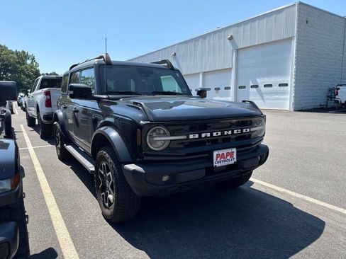 Used 2022 Ford Bronco Outer Banks AWD/4WD image 2