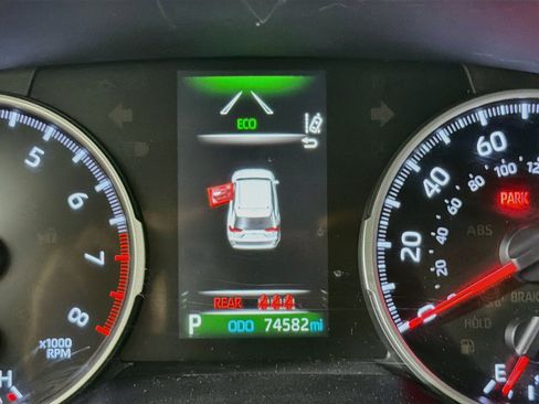 Used 2020 Toyota RAV4 LE FWD image 18