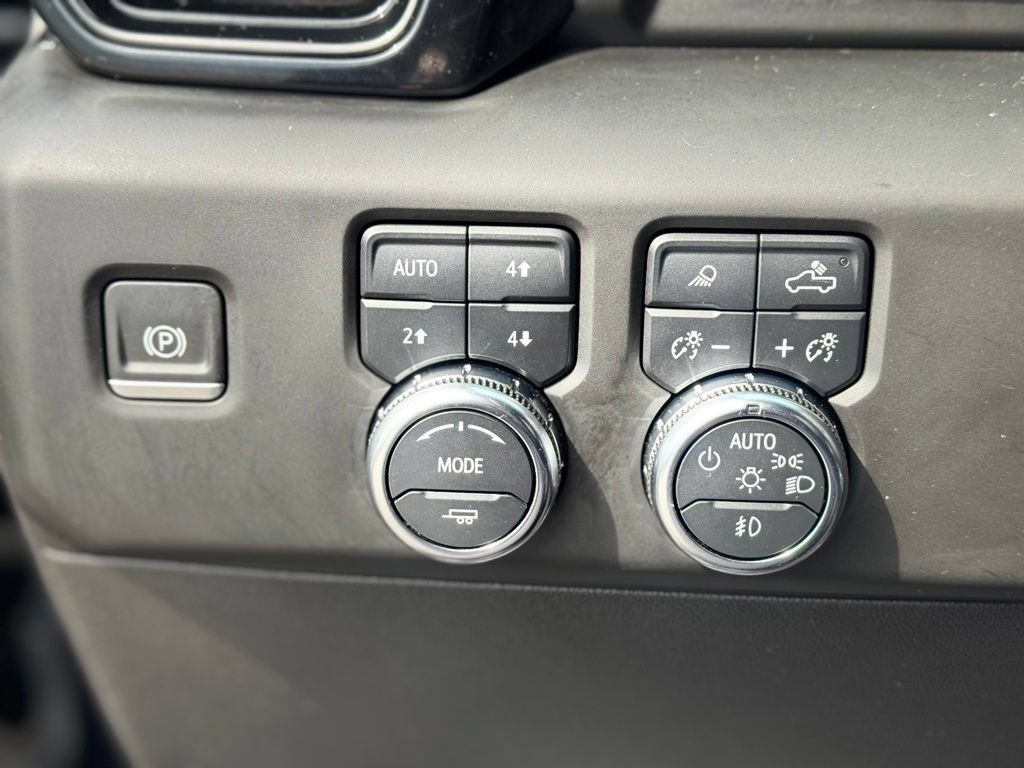 Used 2024 GMC Sierra 1500 AT4X w/ AT4X AEV Edition AWD/4WD image 20