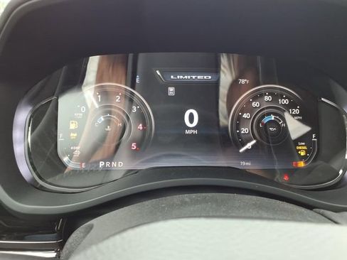 New 2026 RAM 3500 Limited AWD/4WD image 28