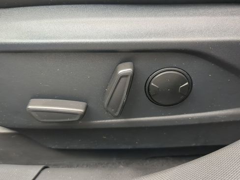 Used 2021 Ford Mustang Mach-E Select image 28