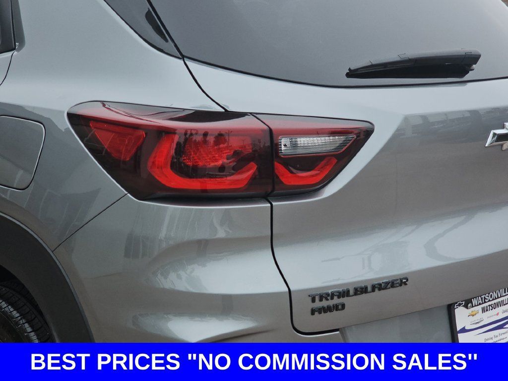 Used 2024 Chevrolet TrailBlazer RS w/ Convenience Package AWD/4WD image 41