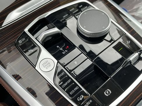 Used 2026 BMW X7 xDrive40i image 16