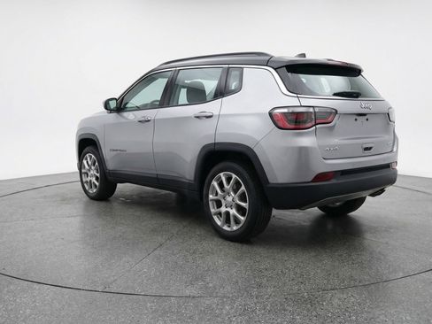 Used 2025 Jeep Compass Limited image 6