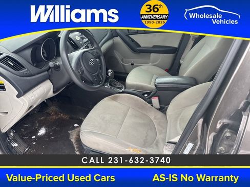 Used 2012 Kia Forte EX image 16