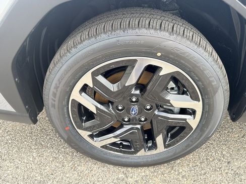 New 2025 Subaru Forester Limited w/ Popular Package image 10