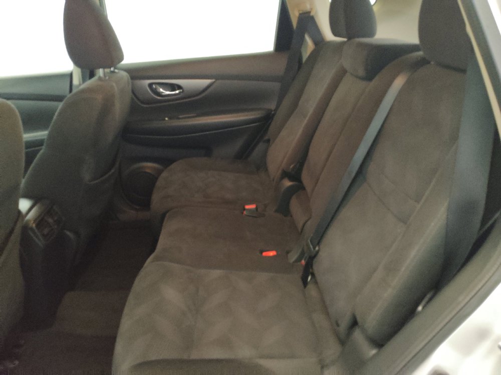 Used 2015 Nissan Rogue SV AWD/4WD image 18