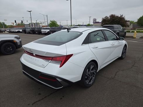 New 2025 Hyundai Elantra Limited image 6
