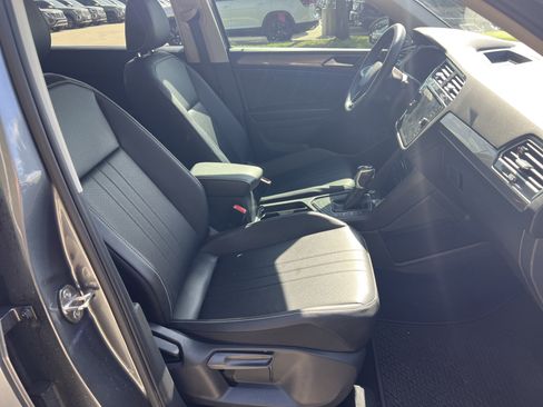 Certified 2022 Volkswagen Tiguan SE FWD image 27