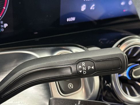 Used 2025 Mercedes-Benz GLB 250 image 19