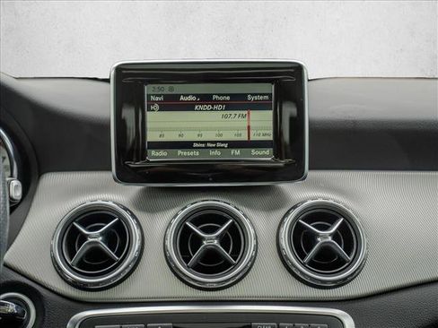 Used 2015 Mercedes-Benz GLA 250 4MATIC image 26