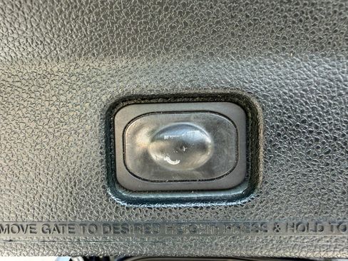 Used 2019 Ford Explorer XLT w/ Equipment Group 202A AWD/4WD image 36