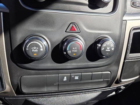 Used 2016 RAM 1500 Classic SLT AWD/4WD image 39