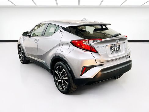 Used 2019 Toyota C-HR XLE FWD image 6