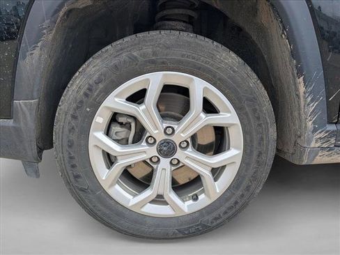 Used 2025 Jeep Compass Latitude w/ Sun & Sound Group image 19