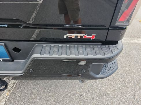 Certified 2025 GMC Sierra 2500 AT4 w/ AT4 Premium Plus Package AWD/4WD image 5