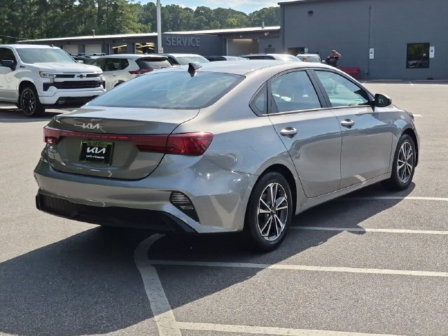 Used 2022 Kia Forte LXS w/ LXS Technology Package FWD image 3