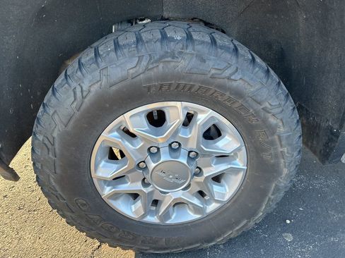 Used 2024 Chevrolet Silverado 2500 LT image 4