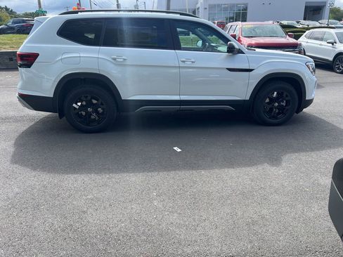 New 2026 Volkswagen Atlas Peak Edition AWD/4WD image 5