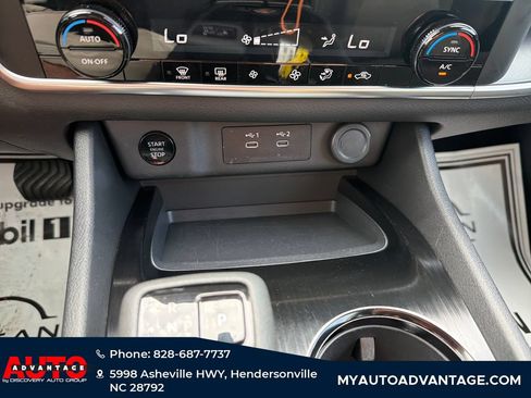 Used 2025 Nissan Rogue SV AWD/4WD image 18