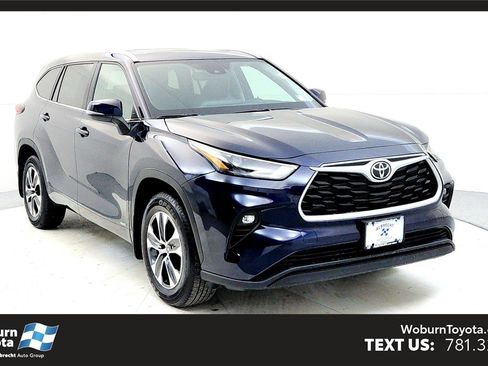New 2026 Toyota Highlander XLE image 1