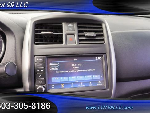 Used 2019 Nissan Versa SV image 15