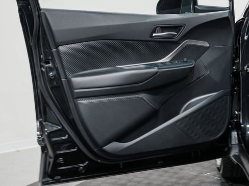 Used 2021 Toyota C-HR LE image 11