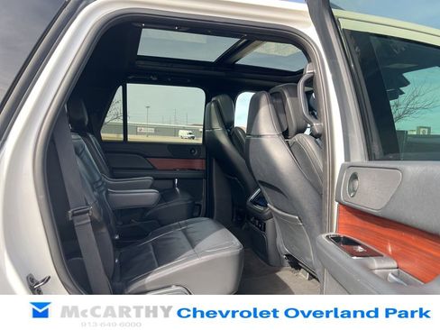 Used 2023 Lincoln Navigator Reserve AWD/4WD image 35
