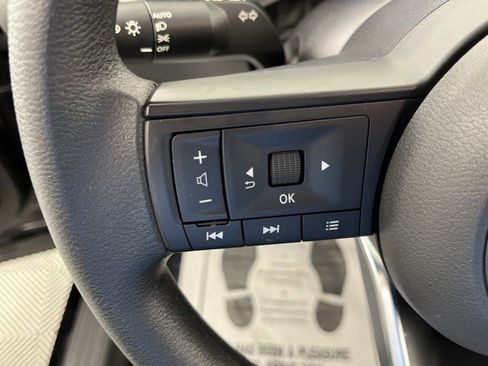 Used 2025 Nissan Kicks SV FWD image 19