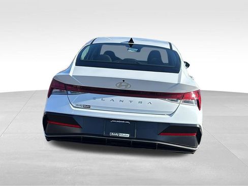 Used 2025 Hyundai Elantra SEL image 6