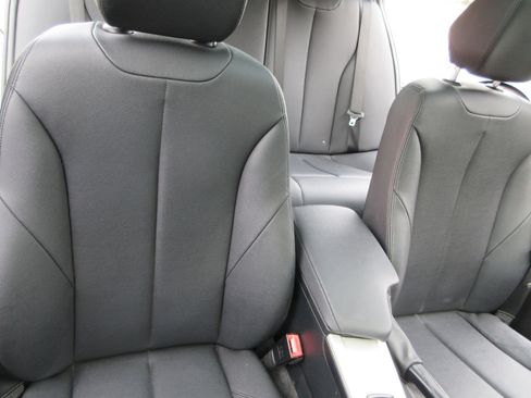 Used 2016 BMW 320i Sedan image 28