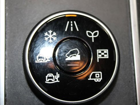 Used 2024 Nissan Pathfinder SL AWD/4WD image 56