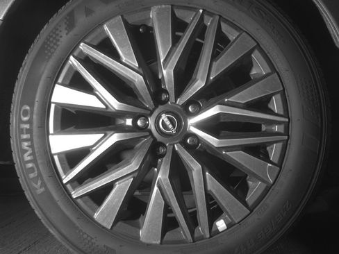 Used 2025 Nissan Altima 2.5 SV image 15