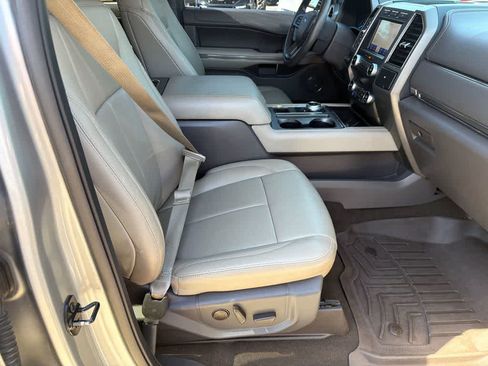 Used 2020 Ford Expedition XLT w/ Equipment Group 202A RWD image 12
