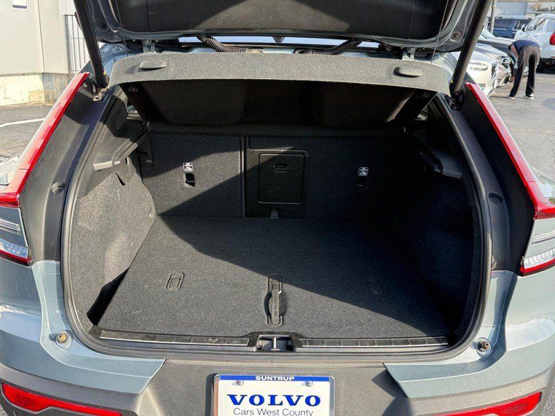 Certified 2023 Volvo C40 P8 Recharge Ultimate AWD/4WD image 5