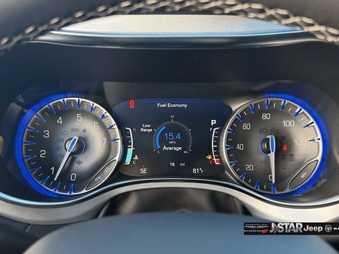 New 2026 Chrysler Pacifica Limited w/ Uconnect Theater Family Group FWD image 14