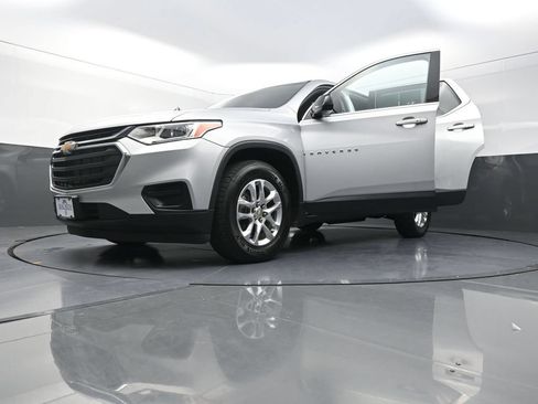Used 2020 Chevrolet Traverse LS AWD/4WD image 31