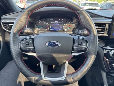 Certified 2022 Ford Explorer ST-Line w/ Class IV Trailer Tow Package image 15