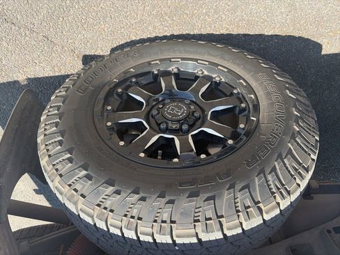 Used 2017 Ford F150 XL w/ Equipment Group 101A Mid AWD/4WD image 16