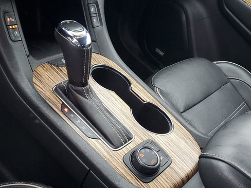 Used 2019 GMC Acadia Denali image 28