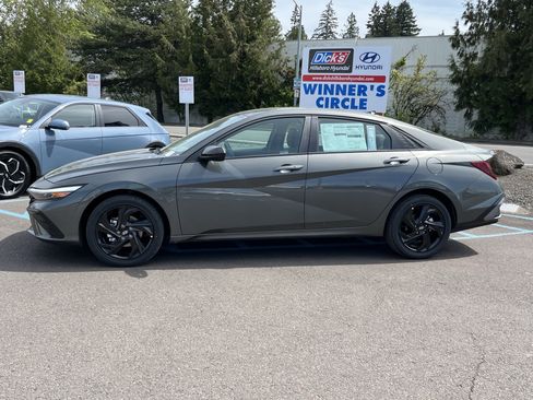 New 2026 Hyundai Elantra Sport FWD image 2