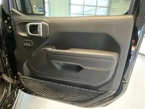 Used 2022 Jeep Wrangler Sport AWD/4WD image 15