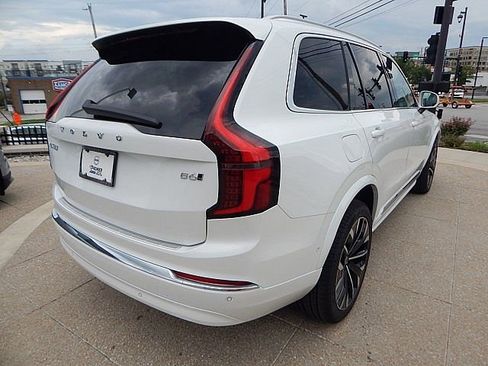 New 2026 Volvo XC90 B6 Plus w/ Protection Package Premier image 6