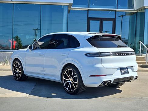 Certified 2024 Porsche Cayenne S image 3