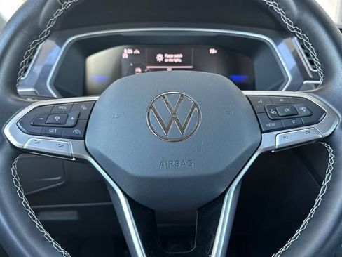Used 2024 Volkswagen Tiguan SE AWD/4WD image 25
