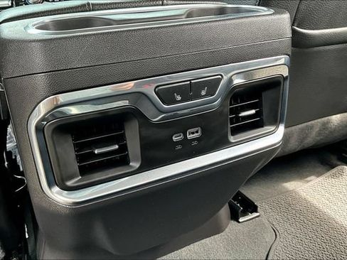 Used 2024 GMC Sierra 1500 Denali w/ Technology Package AWD/4WD image 17