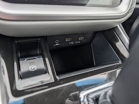 Used 2022 Subaru Outback Premium AWD/4WD image 32