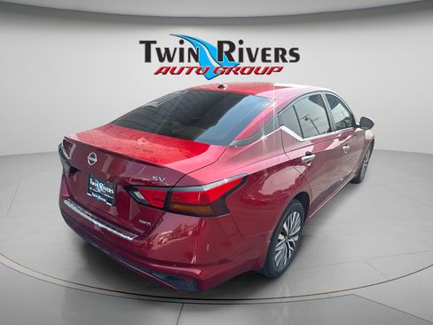Used 2023 Nissan Altima 2.5 SV AWD/4WD image 4